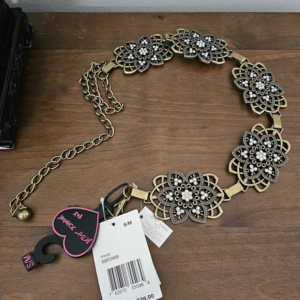 bestey johnson Elegant Gold Floral Belt